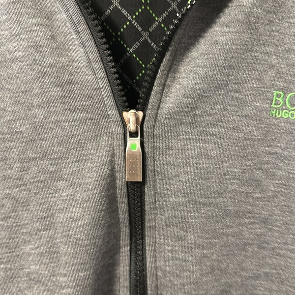 Hugo Boss full zip light jacket men’s sz Lg EUC
Great condition! - Picture 4 of 6